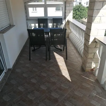 Skulj M&m Apartamento